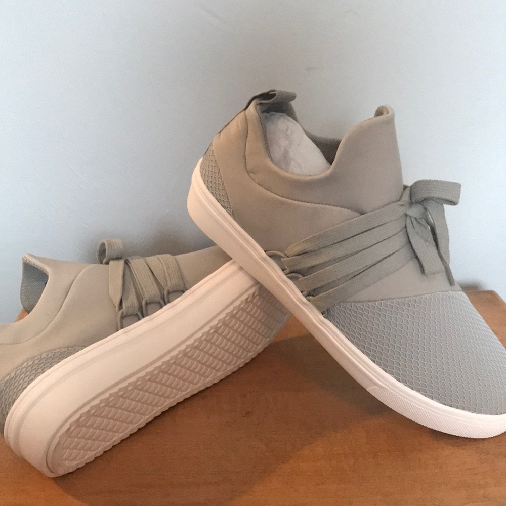 Steve Madden lancer